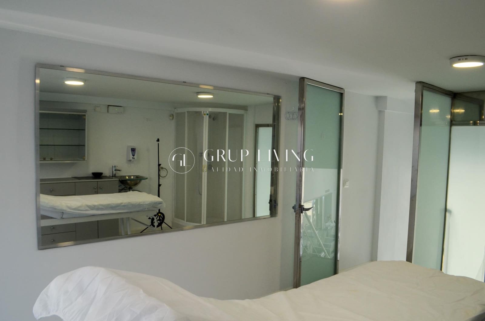 Commercial for rent in Sant Pere de Ribes - € 1,700 (Ref: 8897001)