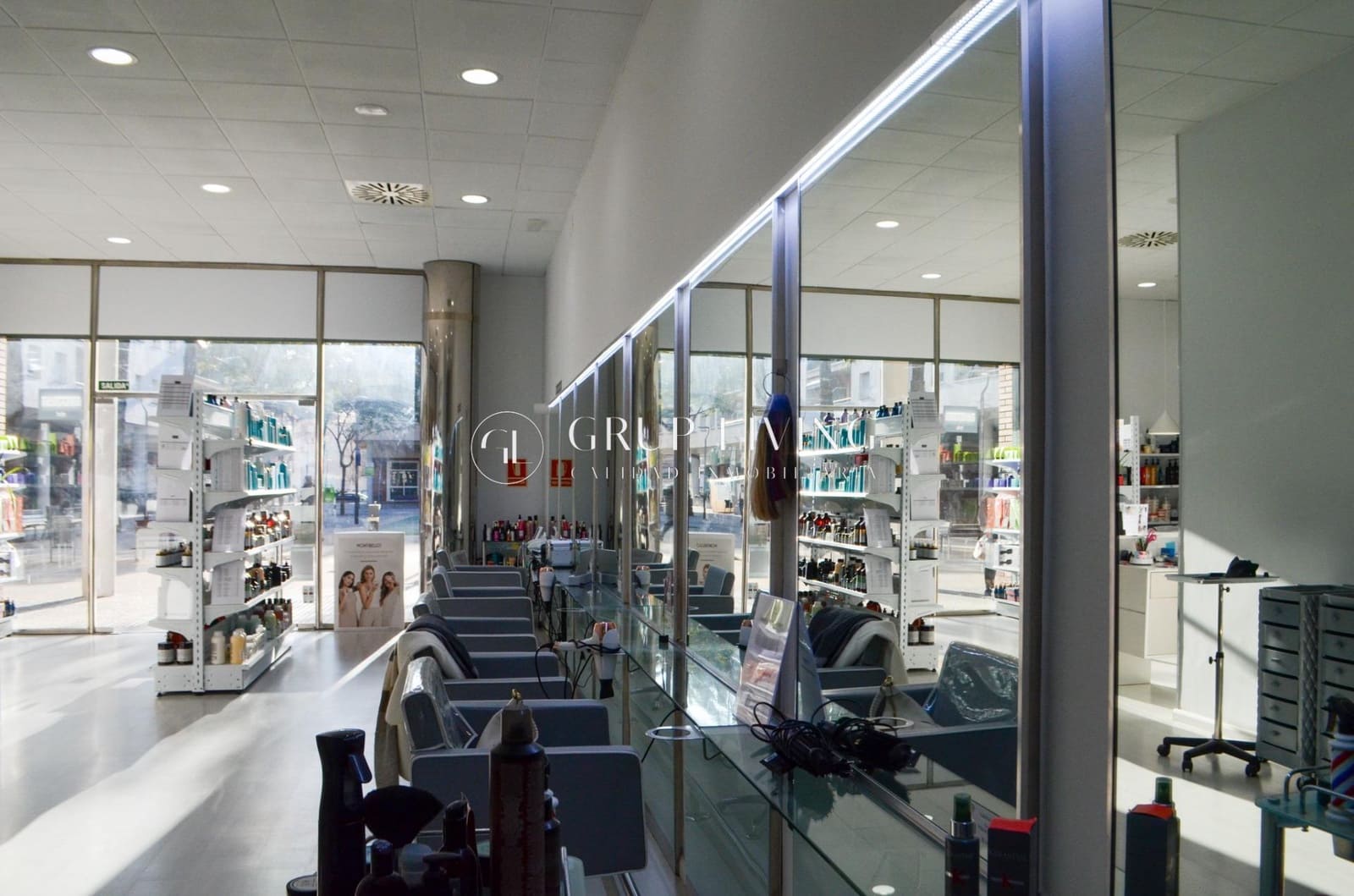 Commercial for rent in Sant Pere de Ribes - € 1,700 (Ref: 8897001)