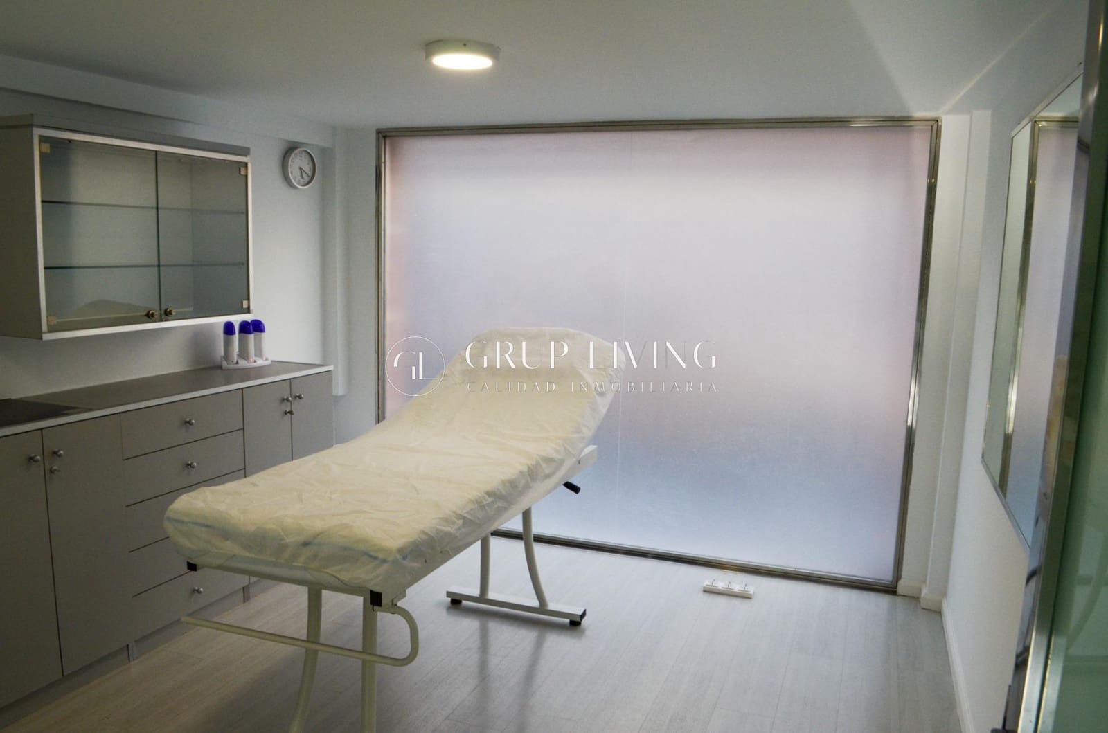 Commercial for rent in Sant Pere de Ribes - € 1,700 (Ref: 8897001)