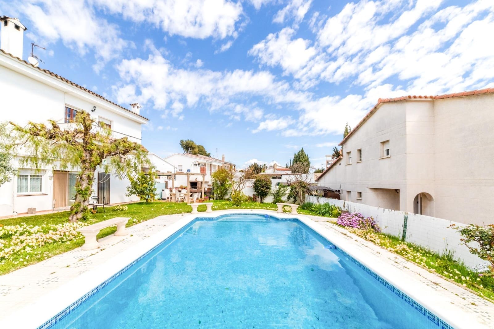 5 soveværelse Villa til salg i Vilanova i la Geltru med swimmingpool garage - € 715.000 (Ref: 8900225)