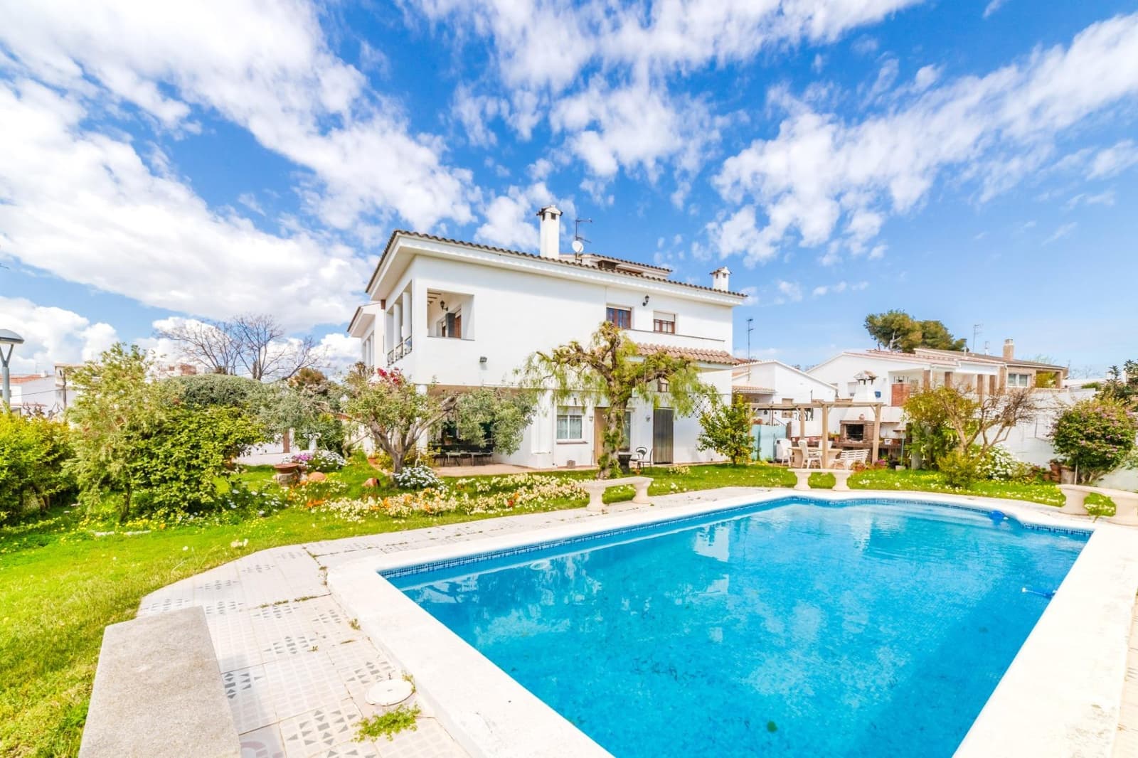 5 soveværelse Villa til salg i Vilanova i la Geltru med swimmingpool garage - € 715.000 (Ref: 8900225)
