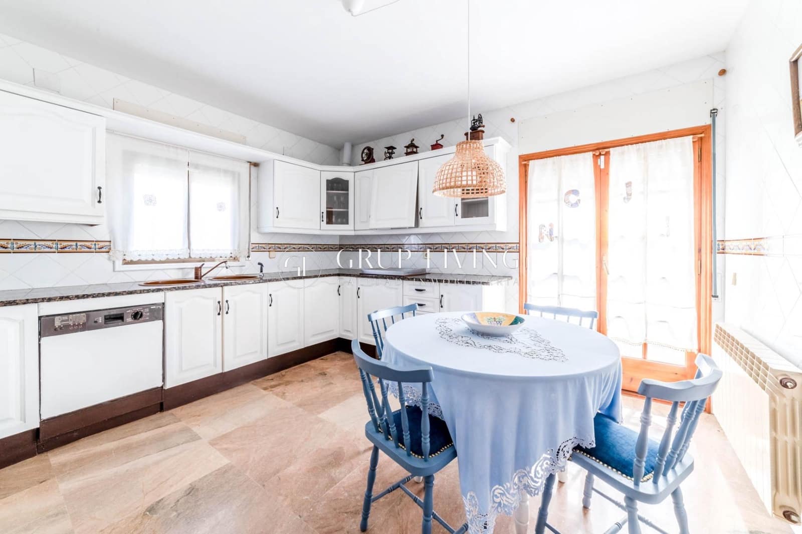 5 Zimmer Villa zu verkaufen in Vilanova i la Geltru mit Pool Garage - 715.000 € (Ref: 8900225)