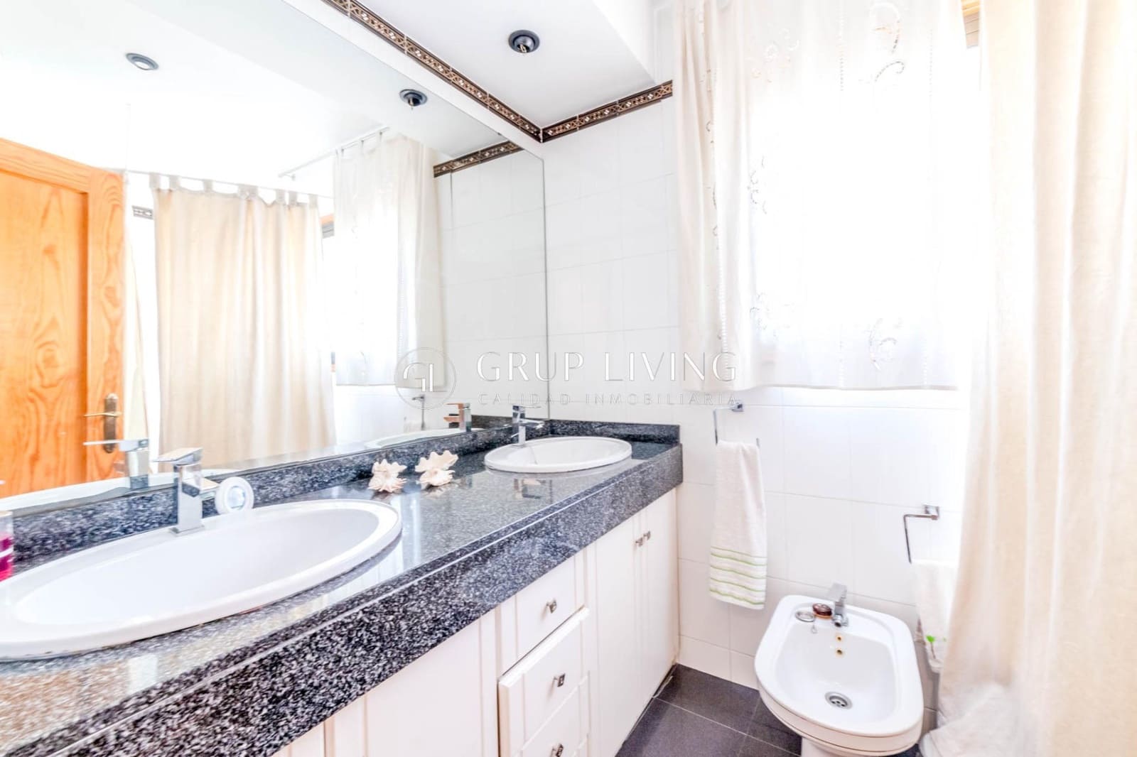 5 Zimmer Villa zu verkaufen in Vilanova i la Geltru mit Pool Garage - 715.000 € (Ref: 8900225)