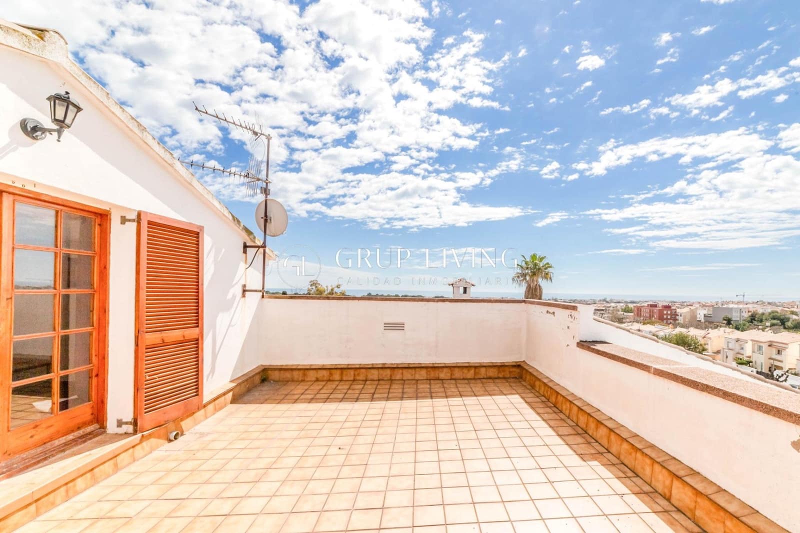 5 Zimmer Villa zu verkaufen in Vilanova i la Geltru mit Pool Garage - 715.000 € (Ref: 8900225)