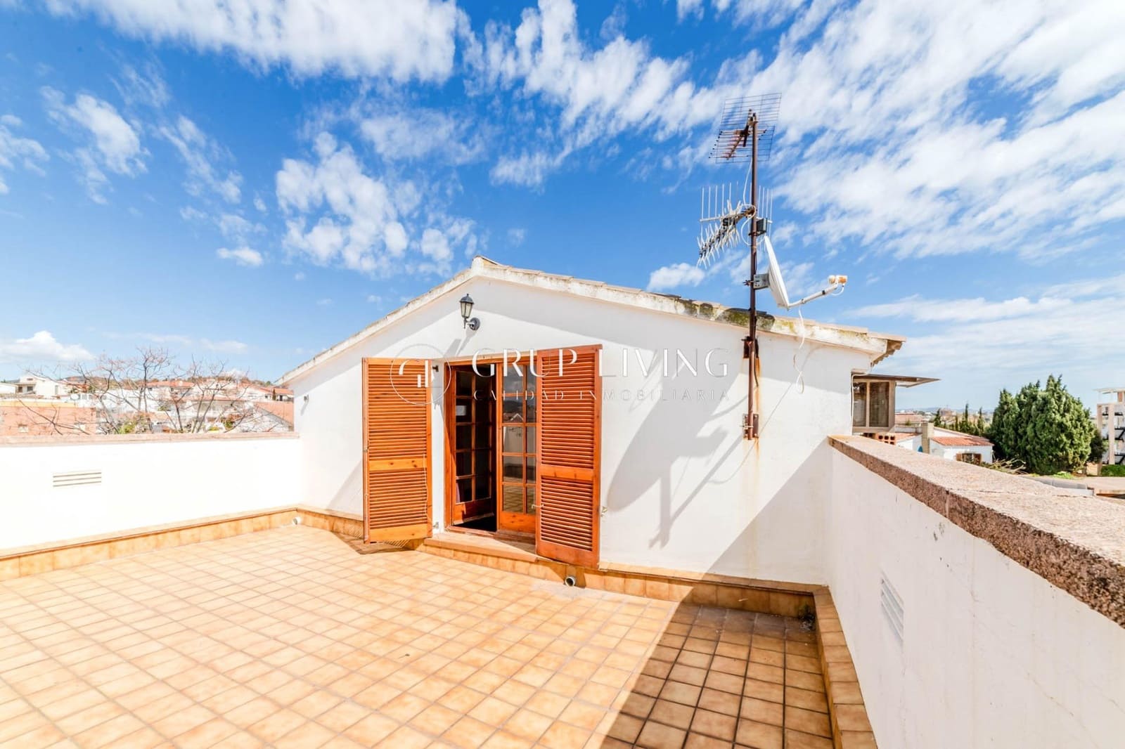 5 Zimmer Villa zu verkaufen in Vilanova i la Geltru mit Pool Garage - 715.000 € (Ref: 8900225)