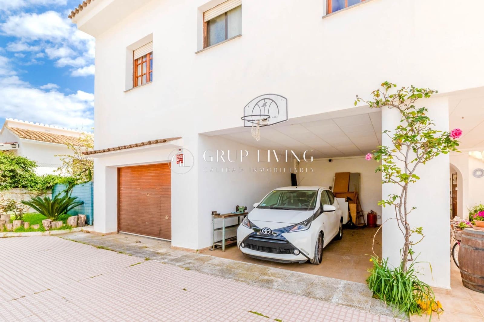 5 Zimmer Villa zu verkaufen in Vilanova i la Geltru mit Pool Garage - 715.000 € (Ref: 8900225)
