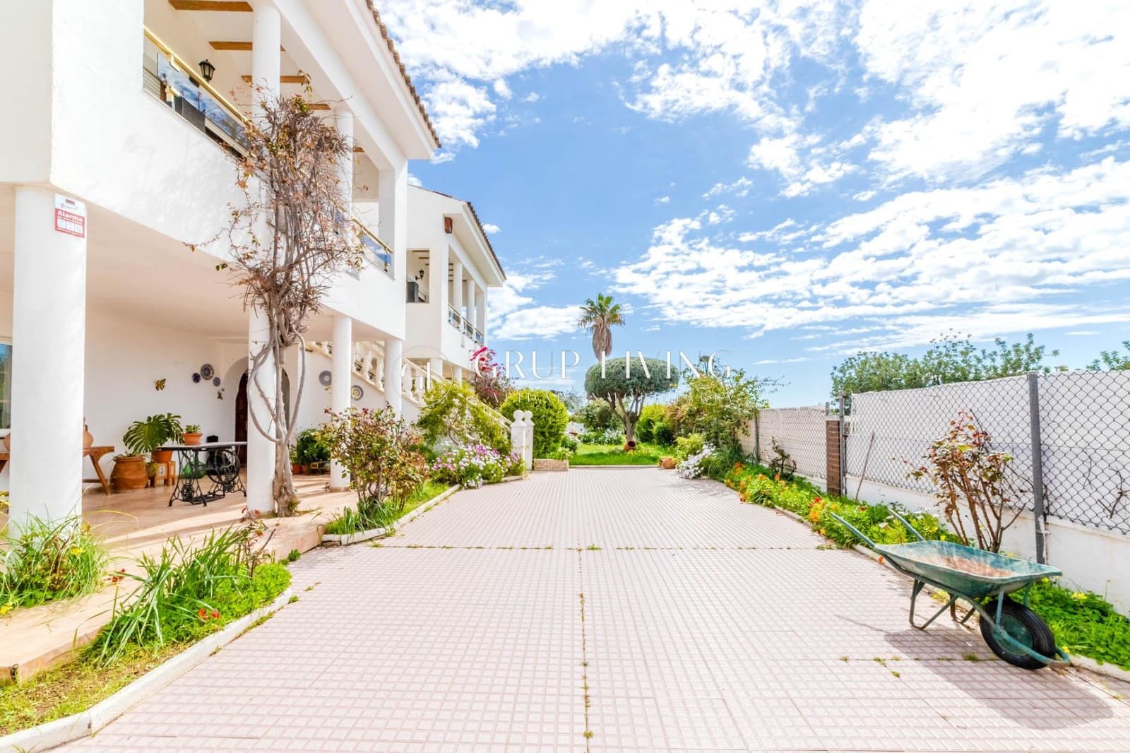 5 Zimmer Villa zu verkaufen in Vilanova i la Geltru mit Pool Garage - 715.000 € (Ref: 8900225)