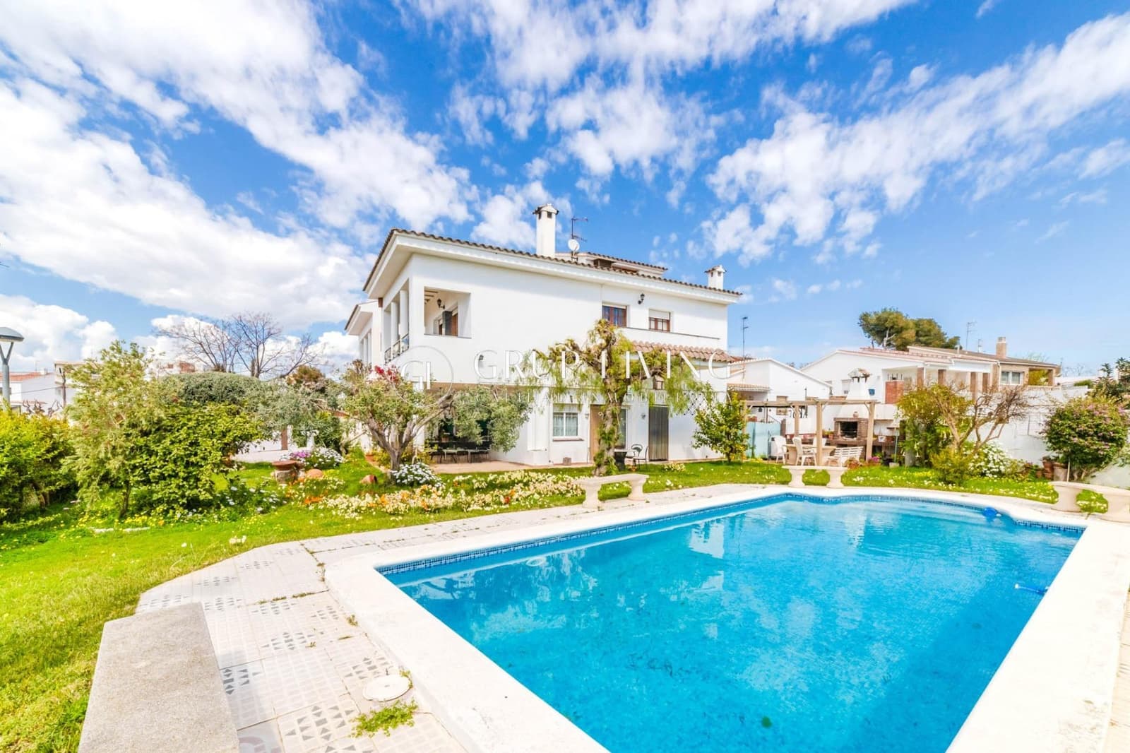 5 Zimmer Villa zu verkaufen in Vilanova i la Geltru mit Pool Garage - 715.000 € (Ref: 8900225)