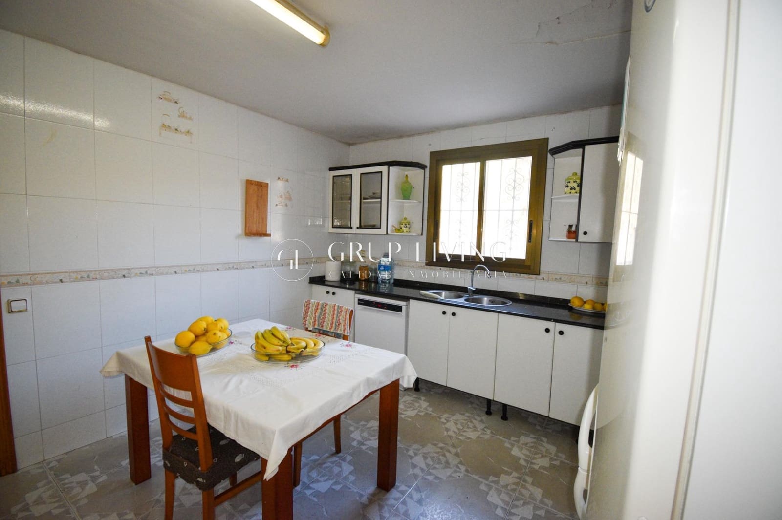 5 soveværelse Villa til salg i Canyelles med garage - € 318.000 (Ref: 8932186)