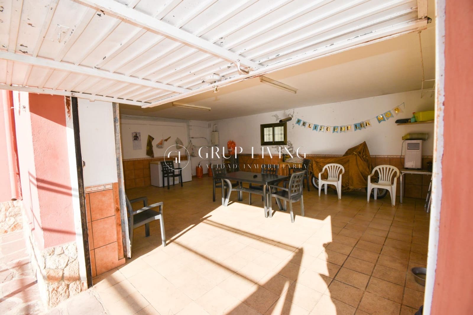 5 soveværelse Villa til salg i Canyelles med garage - € 318.000 (Ref: 8932186)