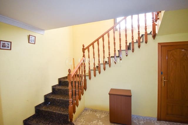 5 soveværelse Villa til salg i Canyelles med garage - € 318.000 (Ref: 8932186)