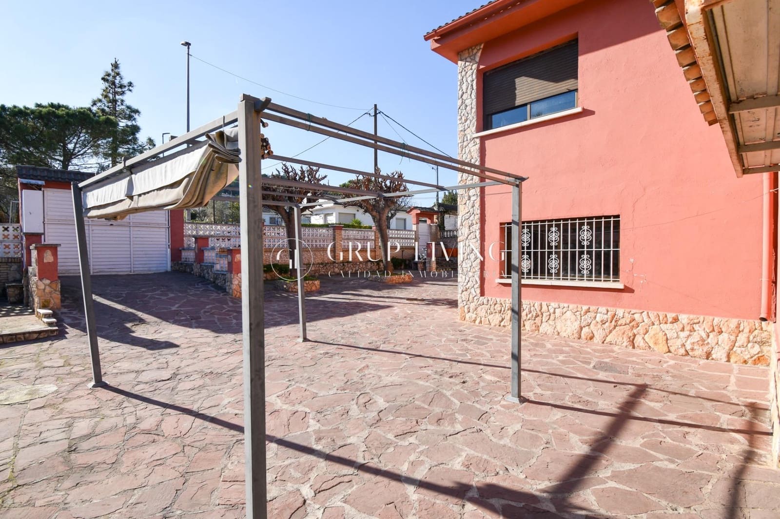 5 soveværelse Villa til salg i Canyelles med garage - € 318.000 (Ref: 8932186)