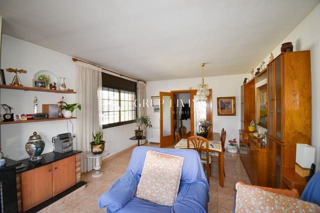 3 bedroom Villa for sale in Sitges with garage - € 685,000 (Ref: 8946755)