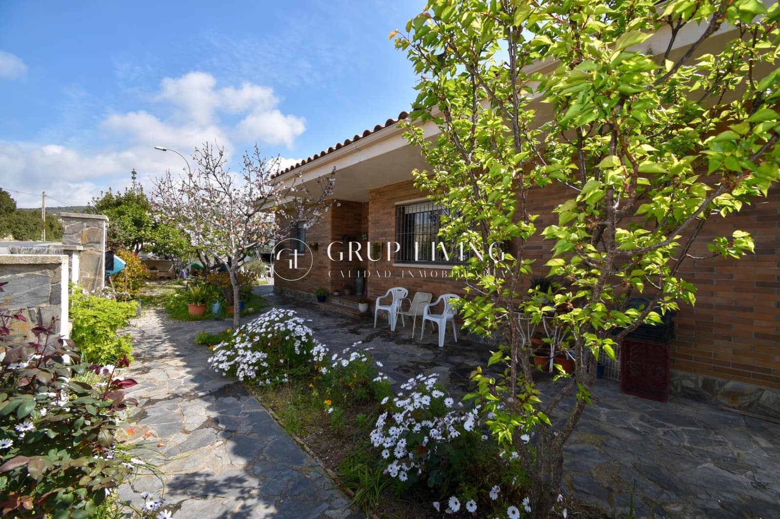 3 bedroom Villa for sale in Sitges with garage - € 685,000 (Ref: 8946755)