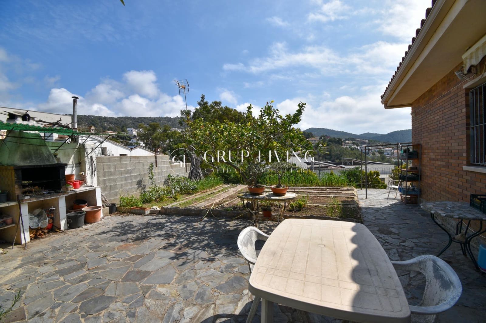 3 bedroom Villa for sale in Sitges with garage - € 685,000 (Ref: 8946755)