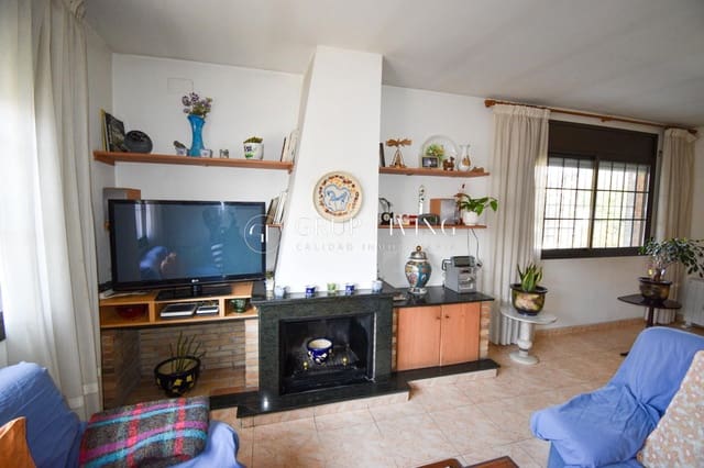 3 bedroom Villa for sale in Sitges with garage - € 685,000 (Ref: 8946755)