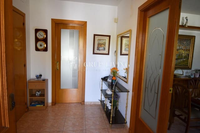 3 bedroom Villa for sale in Sitges with garage - € 685,000 (Ref: 8946755)