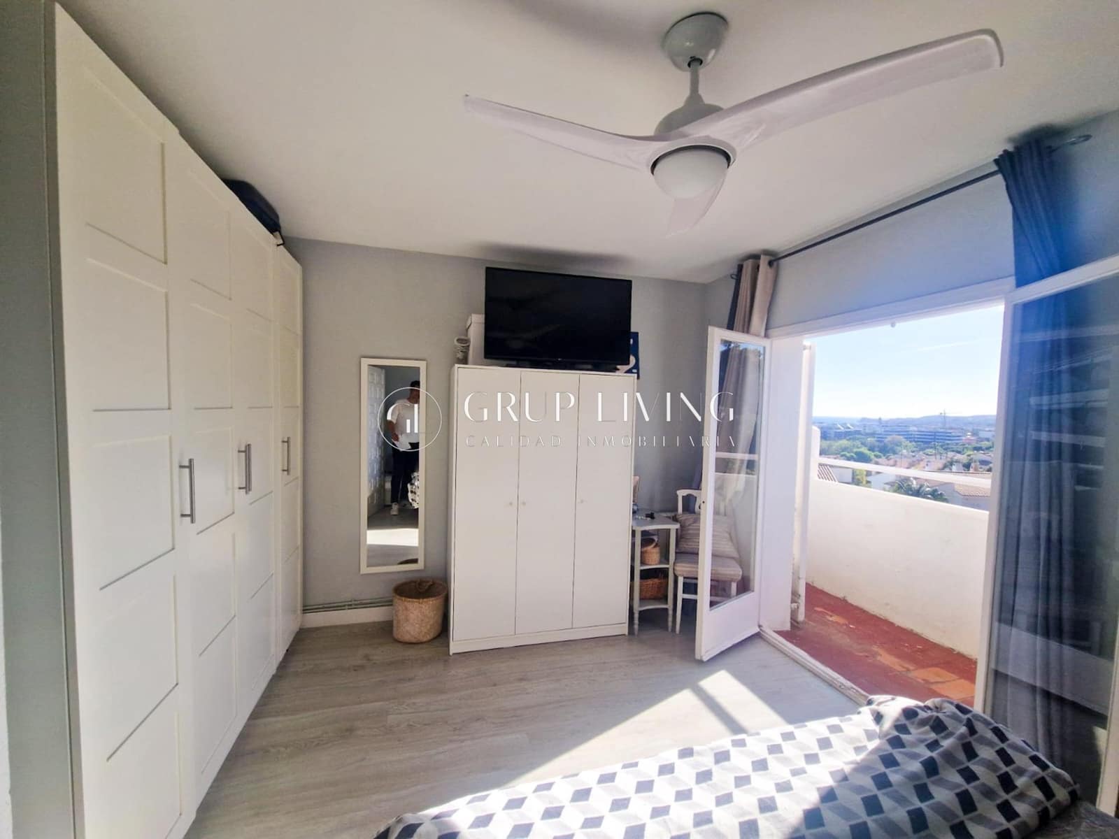 4 makuuhuone Omakotitalo vuokrattavana paikassa Sitges mukana uima-altaan 
autotalli - 2 250 € (Ref: 8954294)