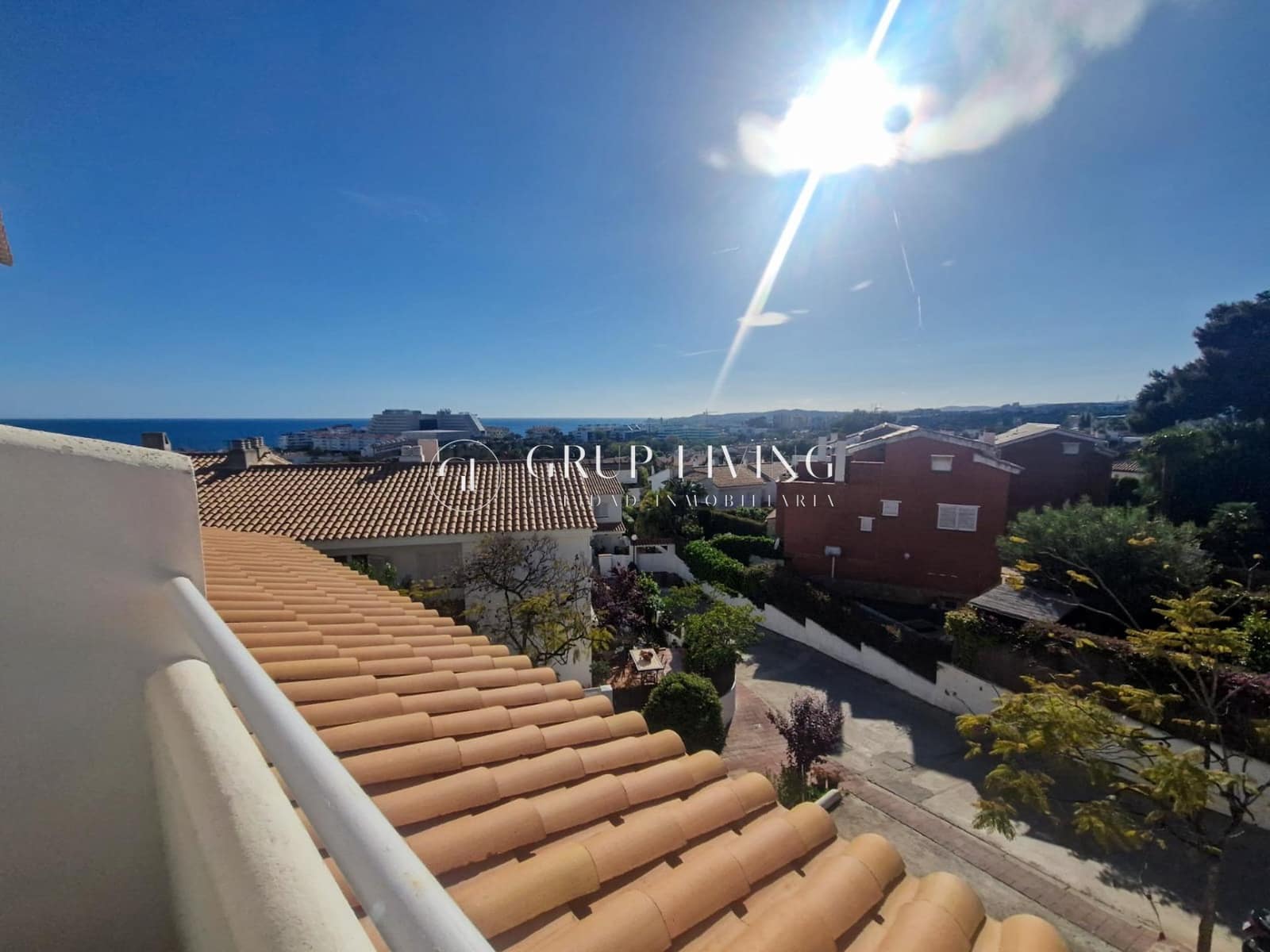 4 makuuhuone Omakotitalo vuokrattavana paikassa Sitges mukana uima-altaan 
autotalli - 2 250 € (Ref: 8954294)