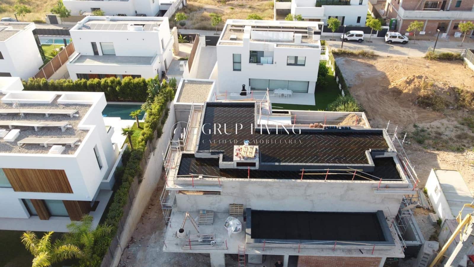 4 bedroom Villa for sale in Sitges with pool garage - € 2,600,000 (Ref: 8957220)