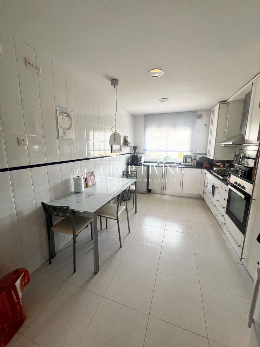 4 soveværelse Lejlighed til salg i Sitges med garage - € 655.000 (Ref: 9001145)