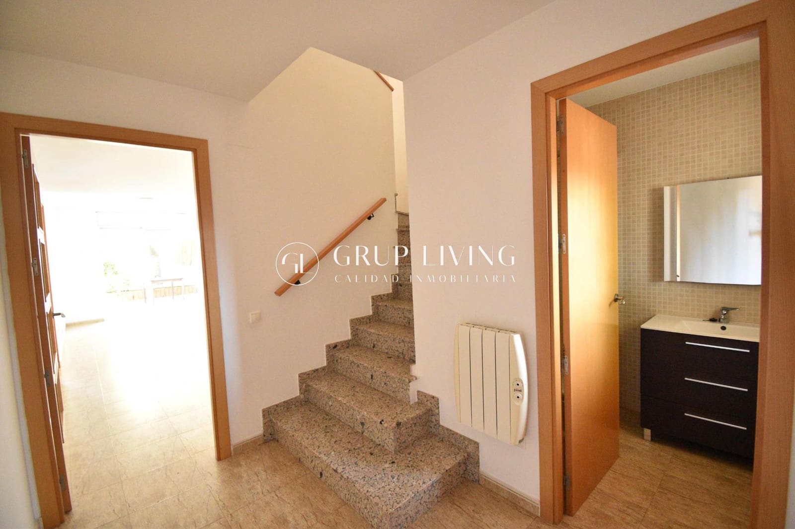 4 camera da letto Villetta a Schiera in vendita in Castellet i la Gornal con garage - 290.000 € (Rif: 9014338)