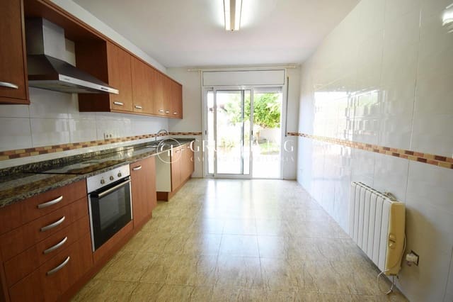 4 Zimmer Reihenhaus zu verkaufen in Castellet i la Gornal mit Garage - 290.000 € (Ref: 9014338)