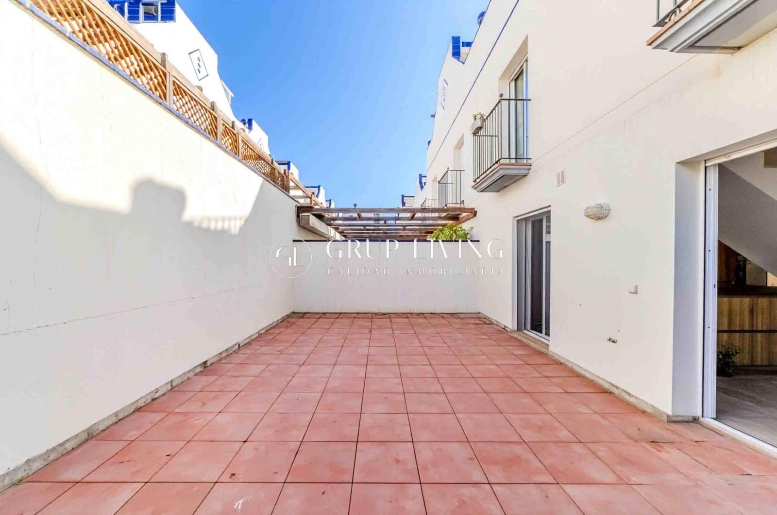 4 bedroom Villa for sale in Sitges with pool garage - € 840,000 (Ref: 9023588)