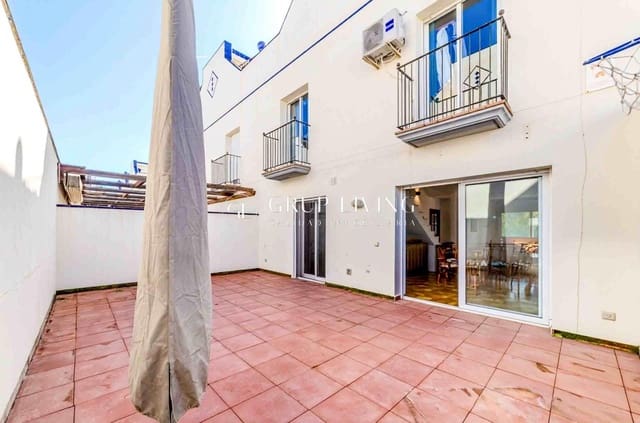 4 soveværelse Villa til salg i Sitges med swimmingpool garage - € 840.000 (Ref: 9023588)