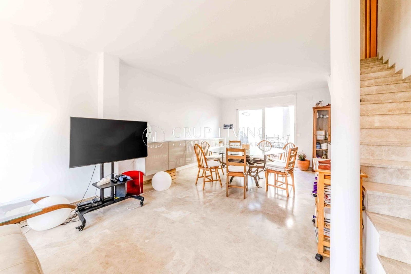 4 bedroom Villa for sale in Sitges with pool garage - € 840,000 (Ref: 9023588)