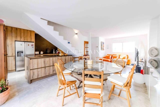 4 soveværelse Villa til salg i Sitges med swimmingpool garage - € 840.000 (Ref: 9023588)