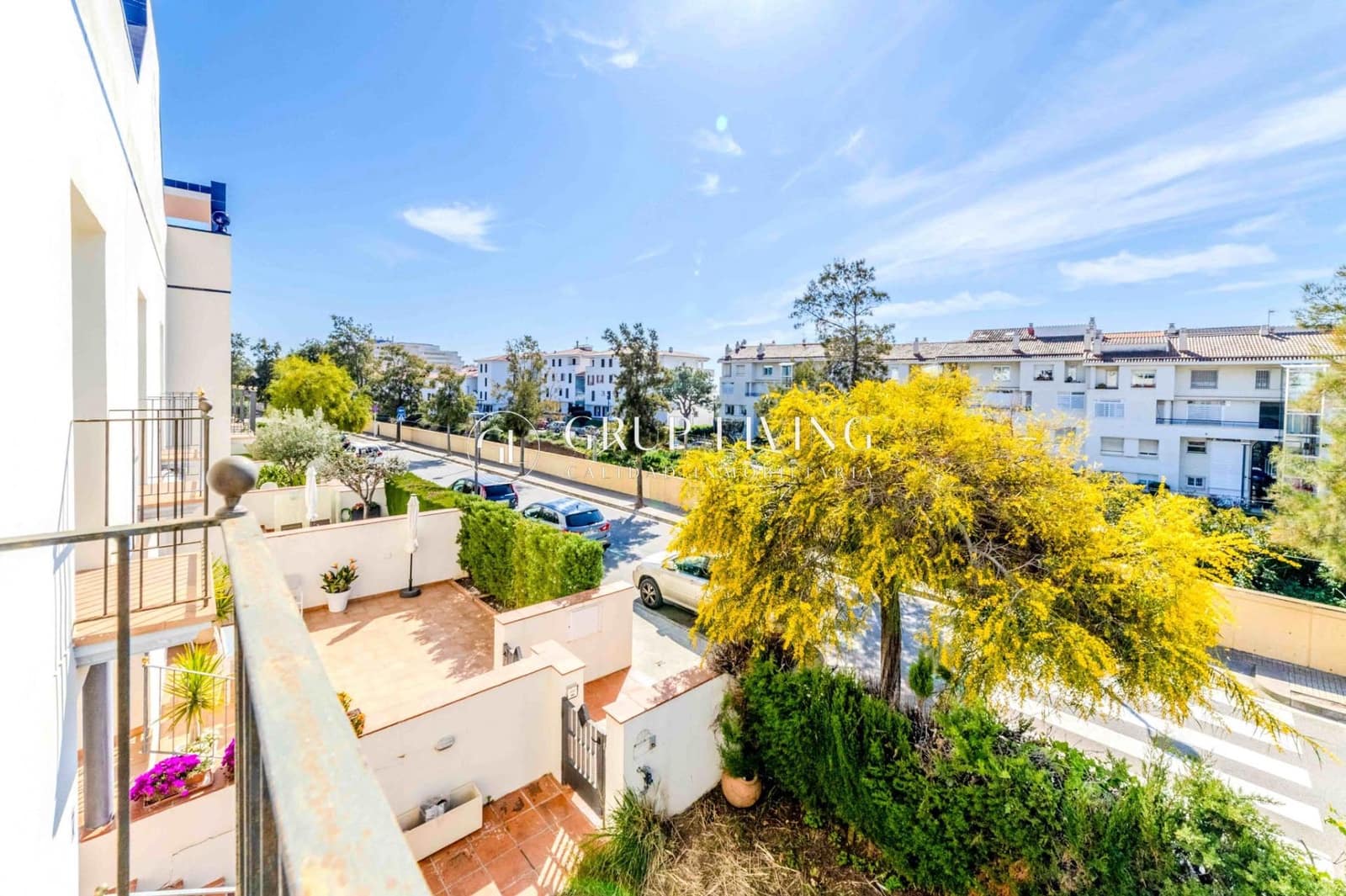 4 bedroom Villa for sale in Sitges with pool garage - € 840,000 (Ref: 9023588)