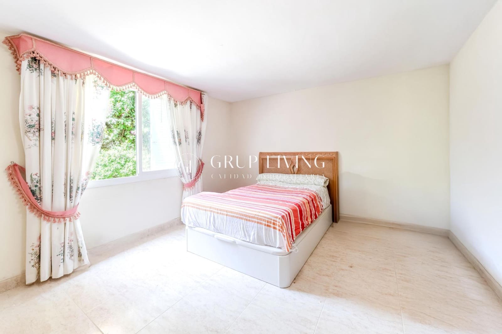 4 sovrum Villa till salu i Sitges med pool garage - 1 450 000 € (Ref: 9057707)