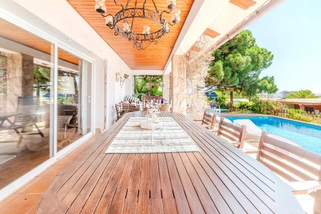 4 makuuhuone Huvila myytävänä paikassa Sitges mukana uima-altaan 
autotalli - 1 450 000 € (Ref: 9057707)