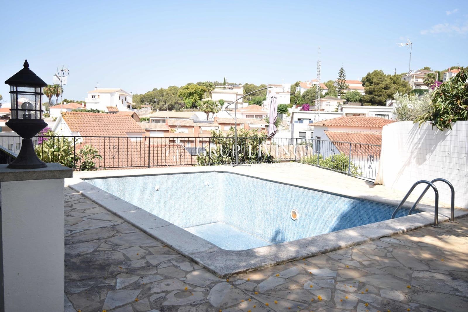 3 bedroom Villa for rent in Sitges with pool garage - € 2,530 (Ref: 9062496)
