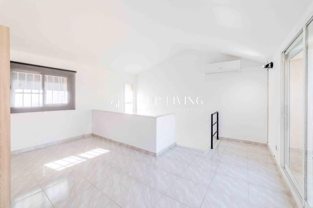 Chalet de 5 habitaciones en Les Botigues de Sitges, Sitges en venta con garaje - 512.000 € (Ref: 9089893)