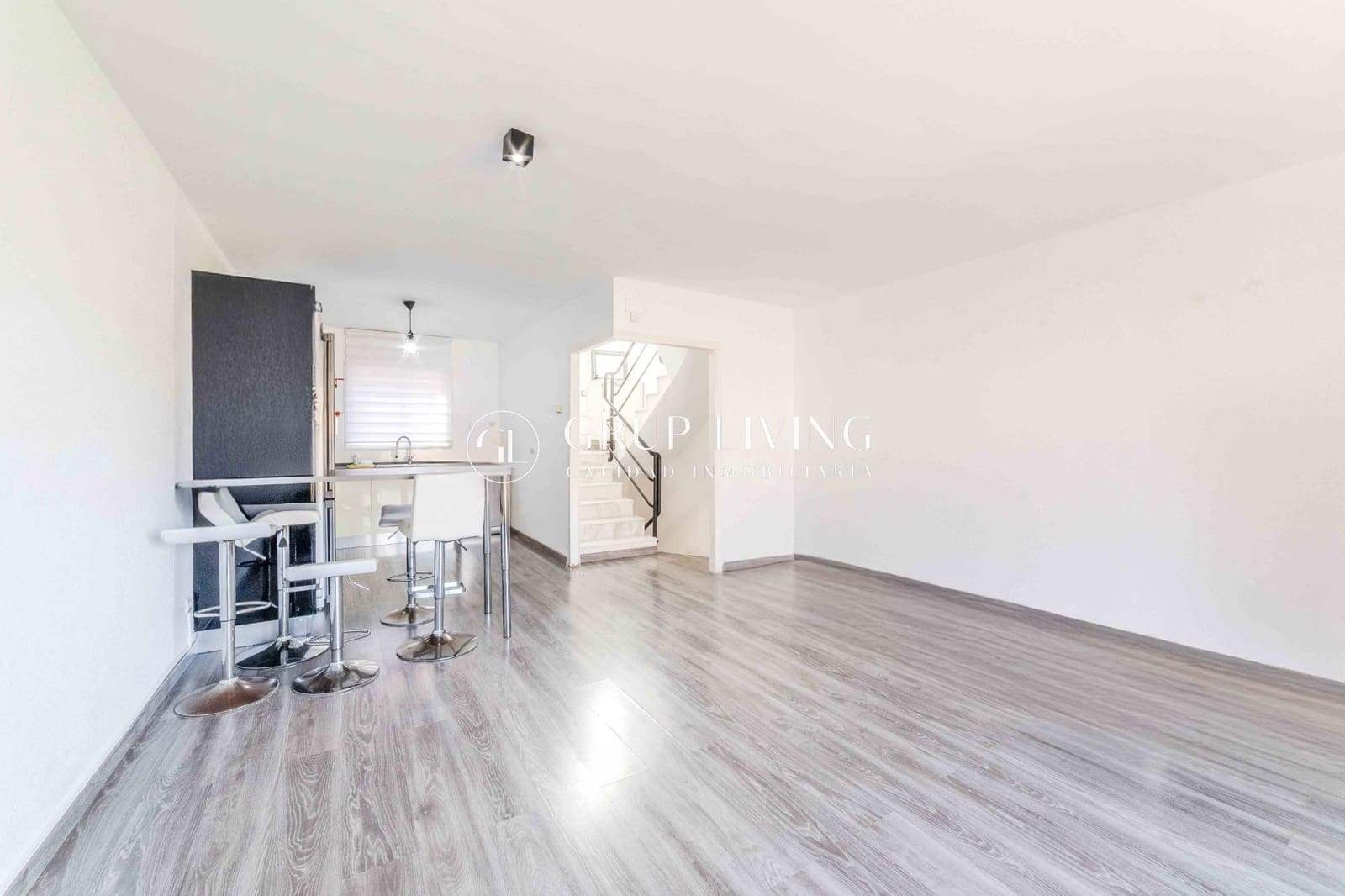 5 soveværelse Villa til salg i Les Botigues de Sitges med garage - € 512.000 (Ref: 9089893)