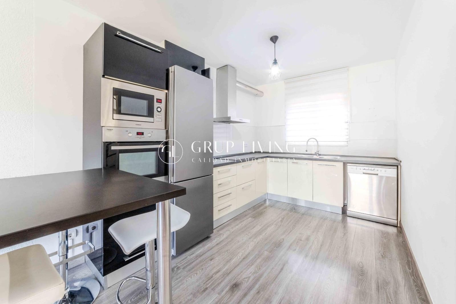 5 soveværelse Villa til salg i Les Botigues de Sitges med garage - € 512.000 (Ref: 9089893)