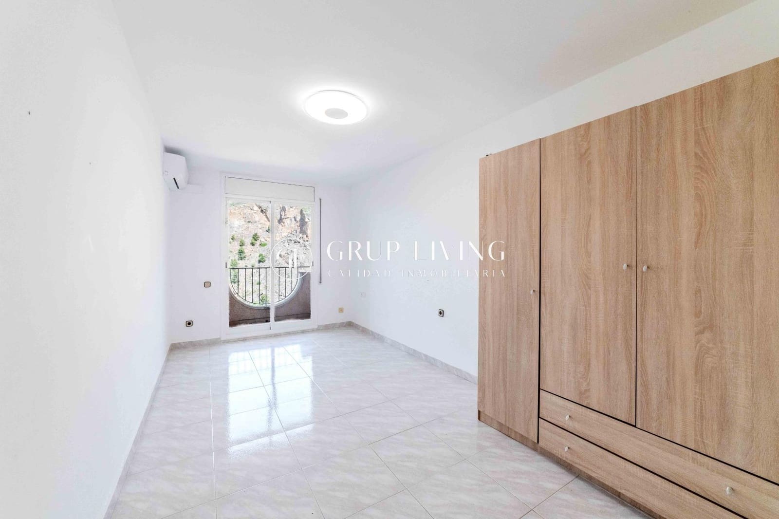 5 soveværelse Villa til salg i Les Botigues de Sitges med garage - € 512.000 (Ref: 9089893)