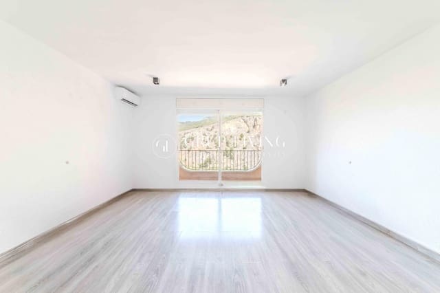 Chalet de 5 habitaciones en Les Botigues de Sitges, Sitges en venta con garaje - 512.000 € (Ref: 9089893)