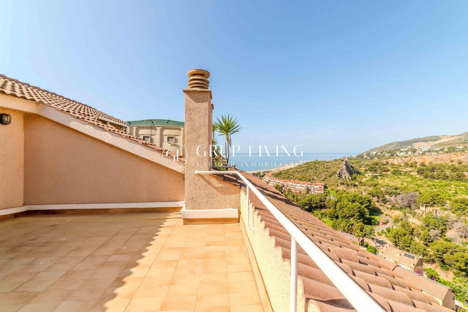 5 soveværelse Villa til salg i Les Botigues de Sitges med garage - € 512.000 (Ref: 9089893)