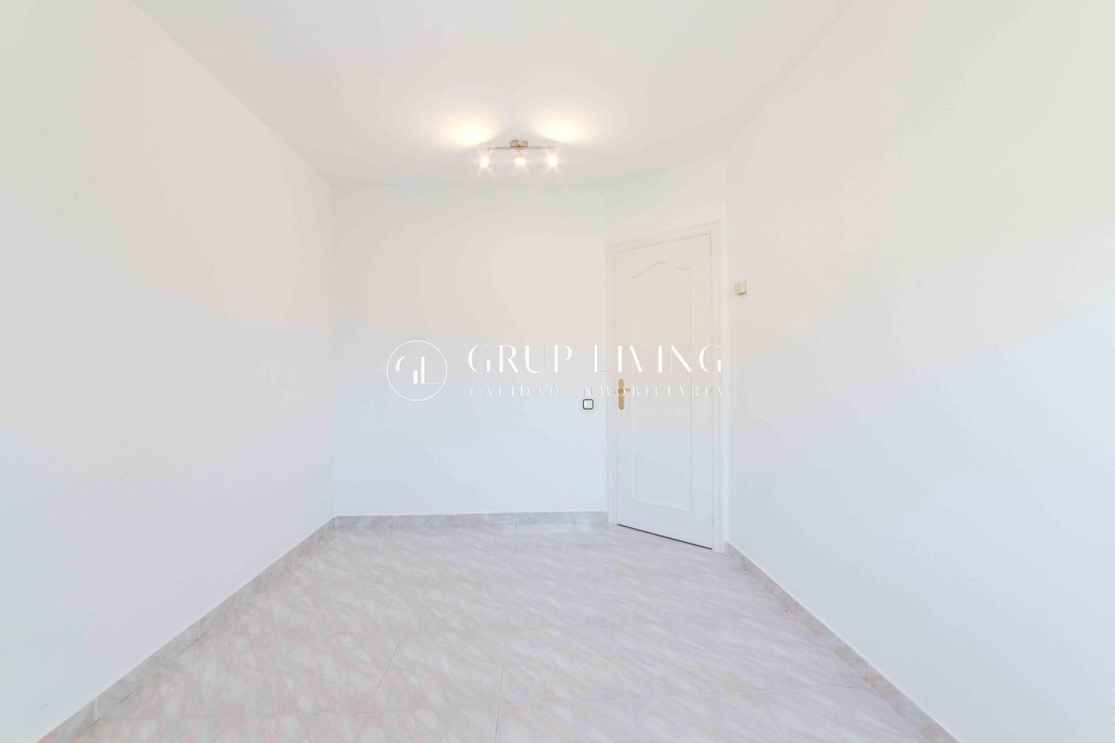 5 soveværelse Villa til salg i Les Botigues de Sitges med garage - € 512.000 (Ref: 9089893)