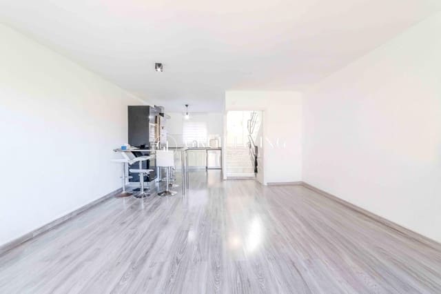 Chalet de 5 habitaciones en Les Botigues de Sitges, Sitges en venta con garaje - 512.000 € (Ref: 9089893)