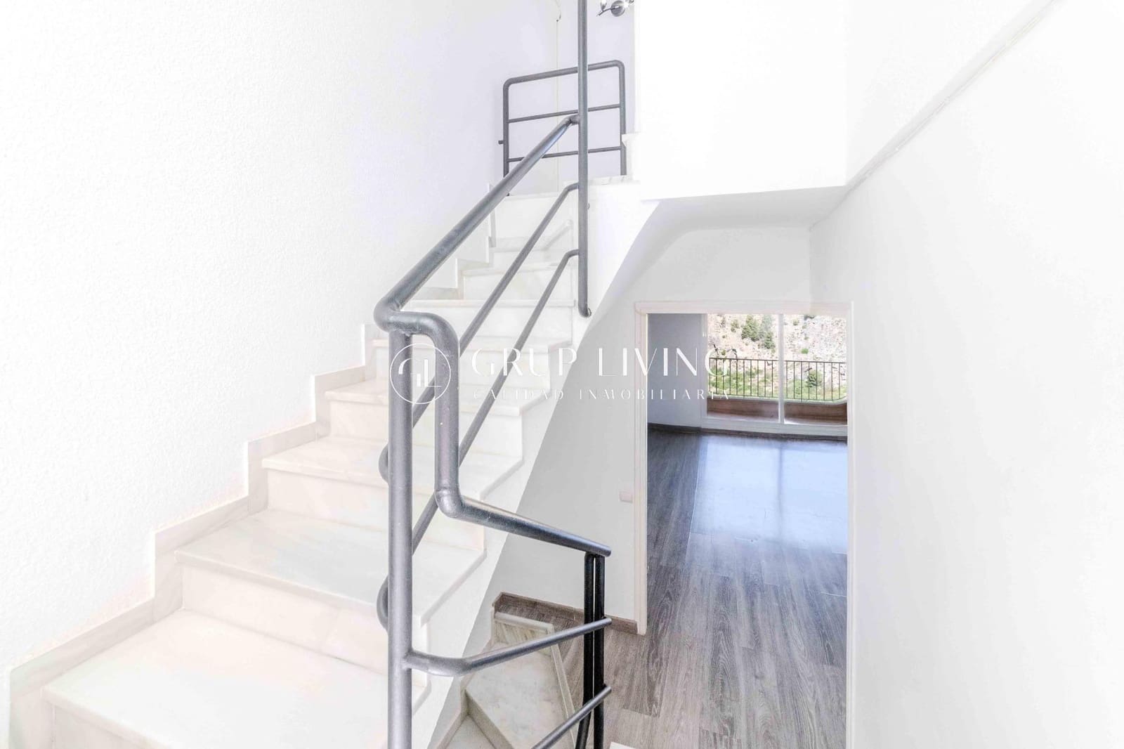 5 soveværelse Villa til salg i Les Botigues de Sitges med garage - € 512.000 (Ref: 9089893)