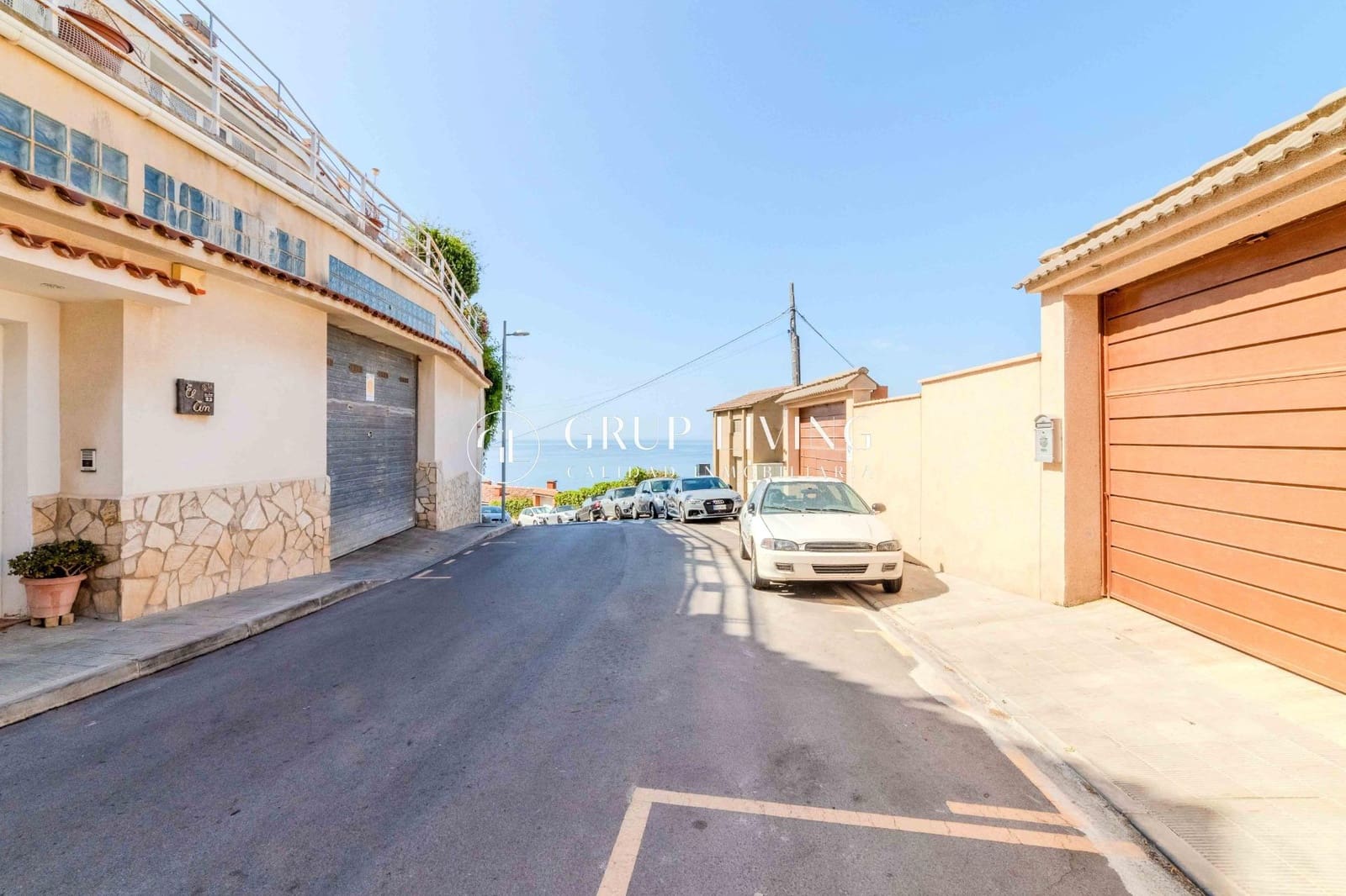 5 soveværelse Villa til salg i Les Botigues de Sitges med garage - € 512.000 (Ref: 9089893)