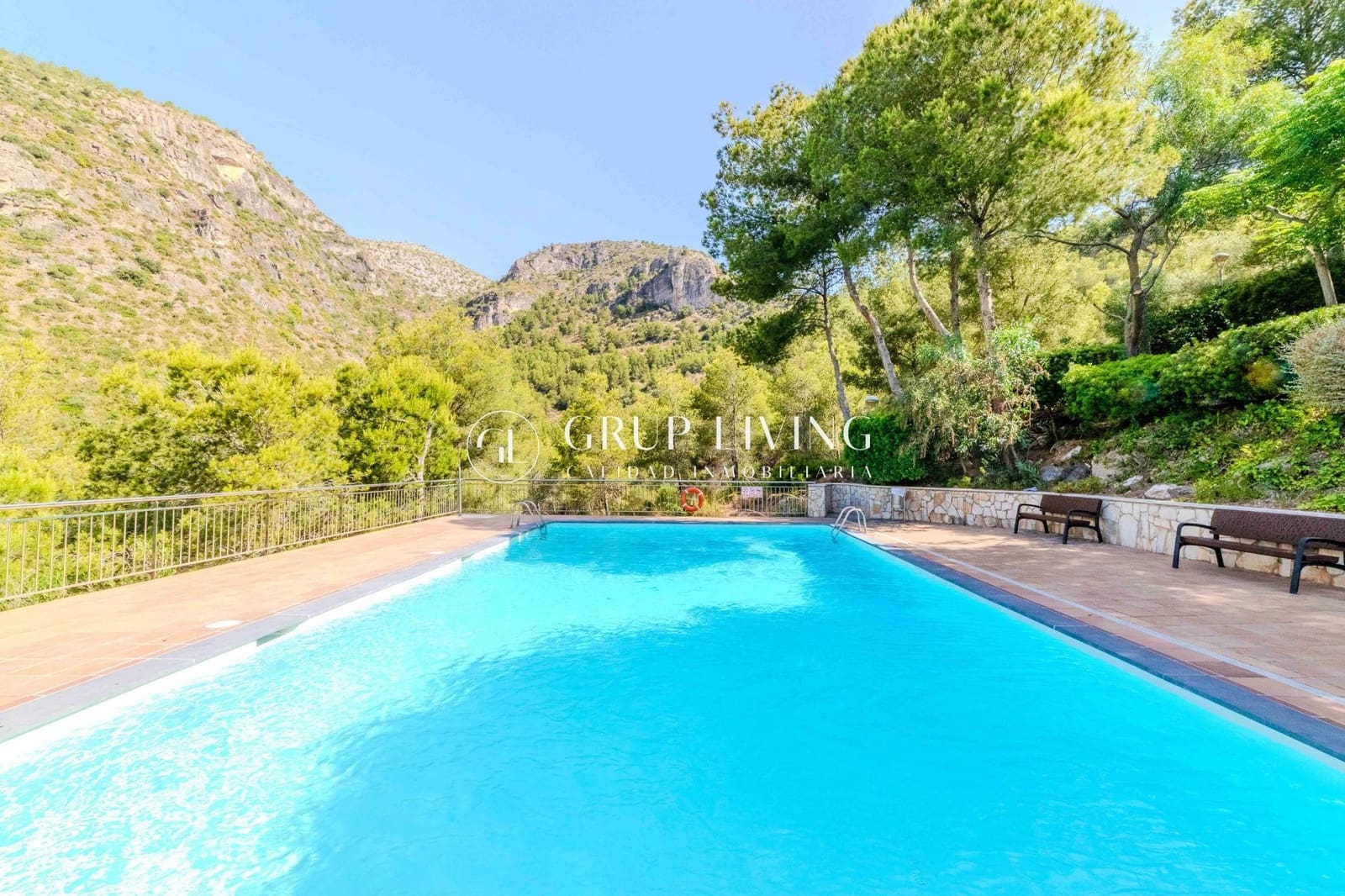 5 soveværelse Villa til salg i Les Botigues de Sitges med garage - € 512.000 (Ref: 9089893)