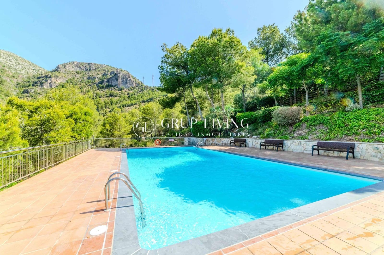 5 soveværelse Villa til salg i Les Botigues de Sitges med garage - € 512.000 (Ref: 9089893)