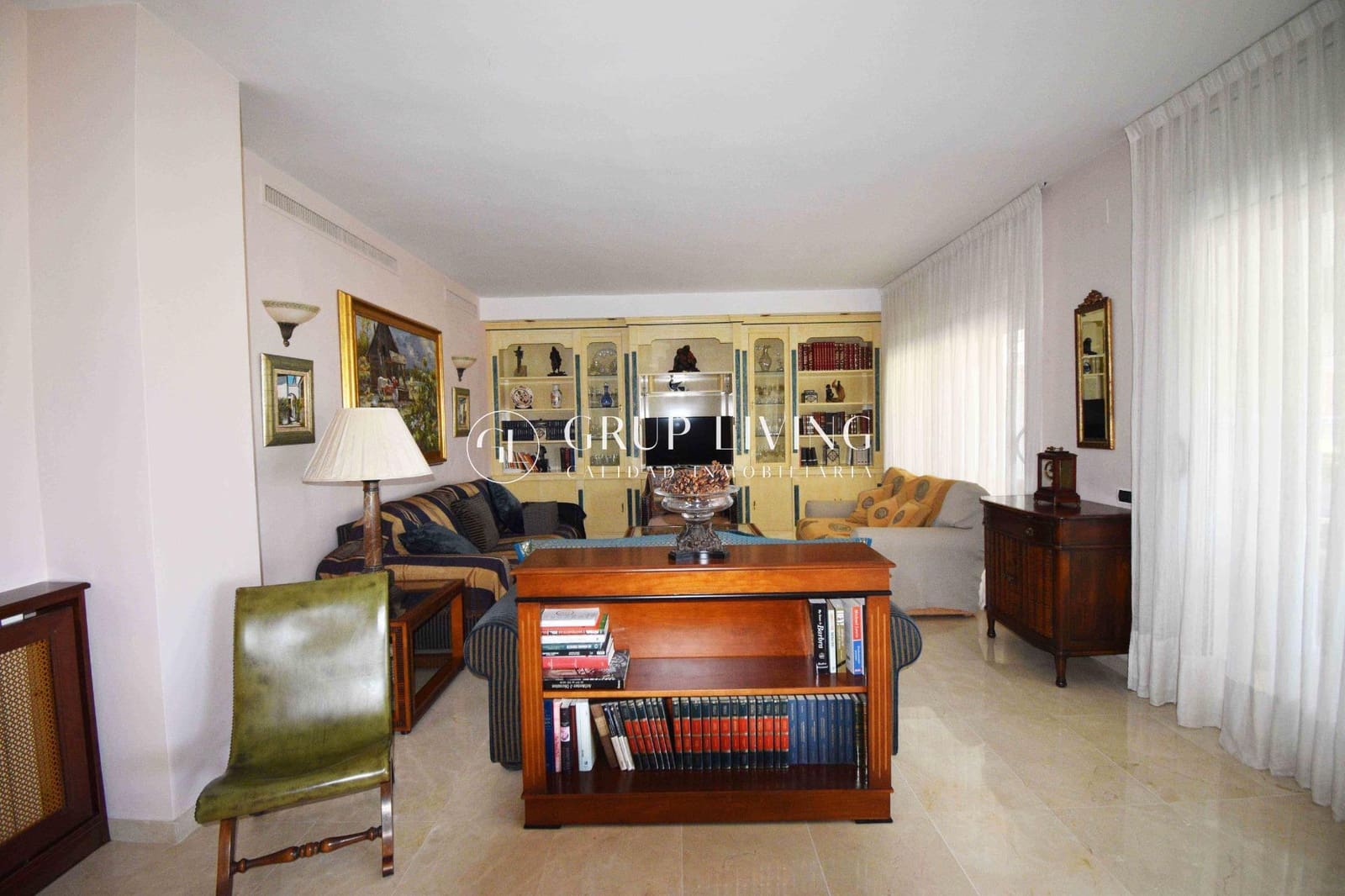 5 bedroom Flat for rent in Sitges with pool garage - € 4,900 (Ref: 9104735)