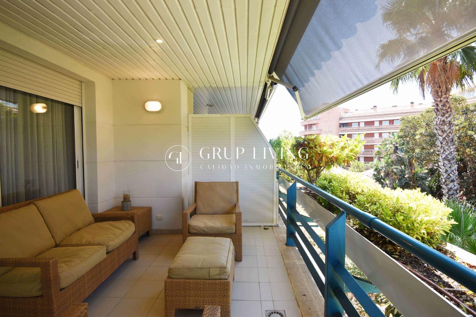5 bedroom Flat for rent in Sitges with pool garage - € 4,900 (Ref: 9104735)