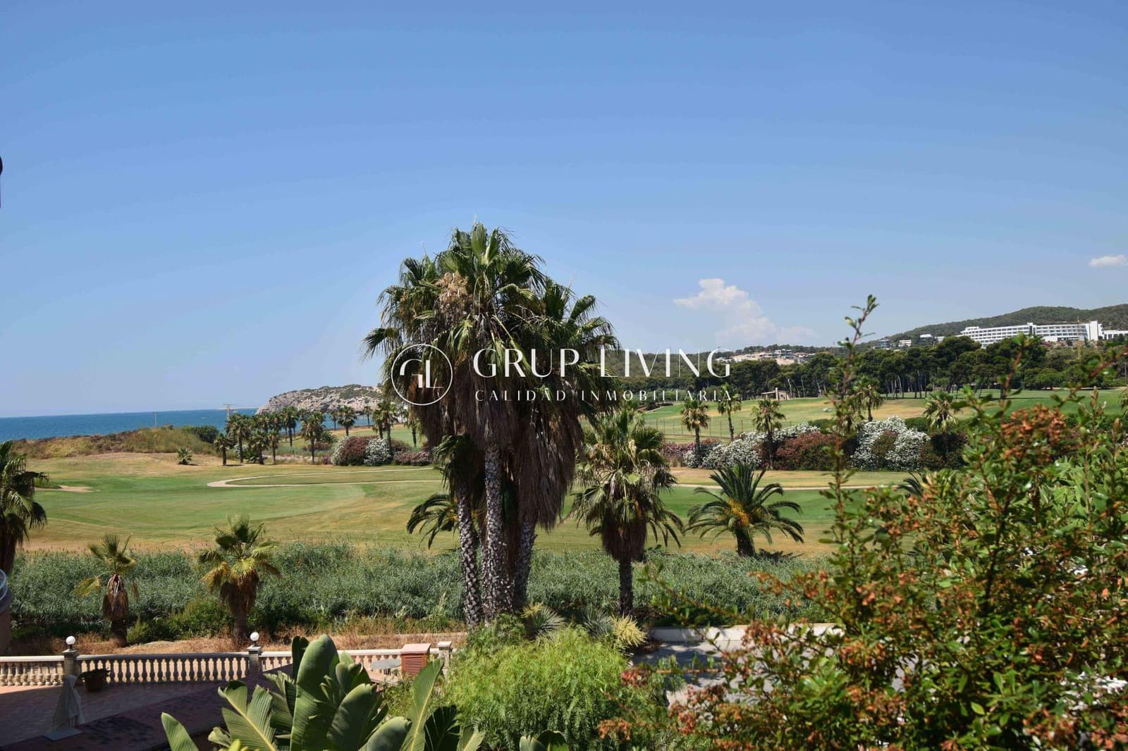 5 bedroom Flat for rent in Sitges with pool garage - € 4,900 (Ref: 9104735)